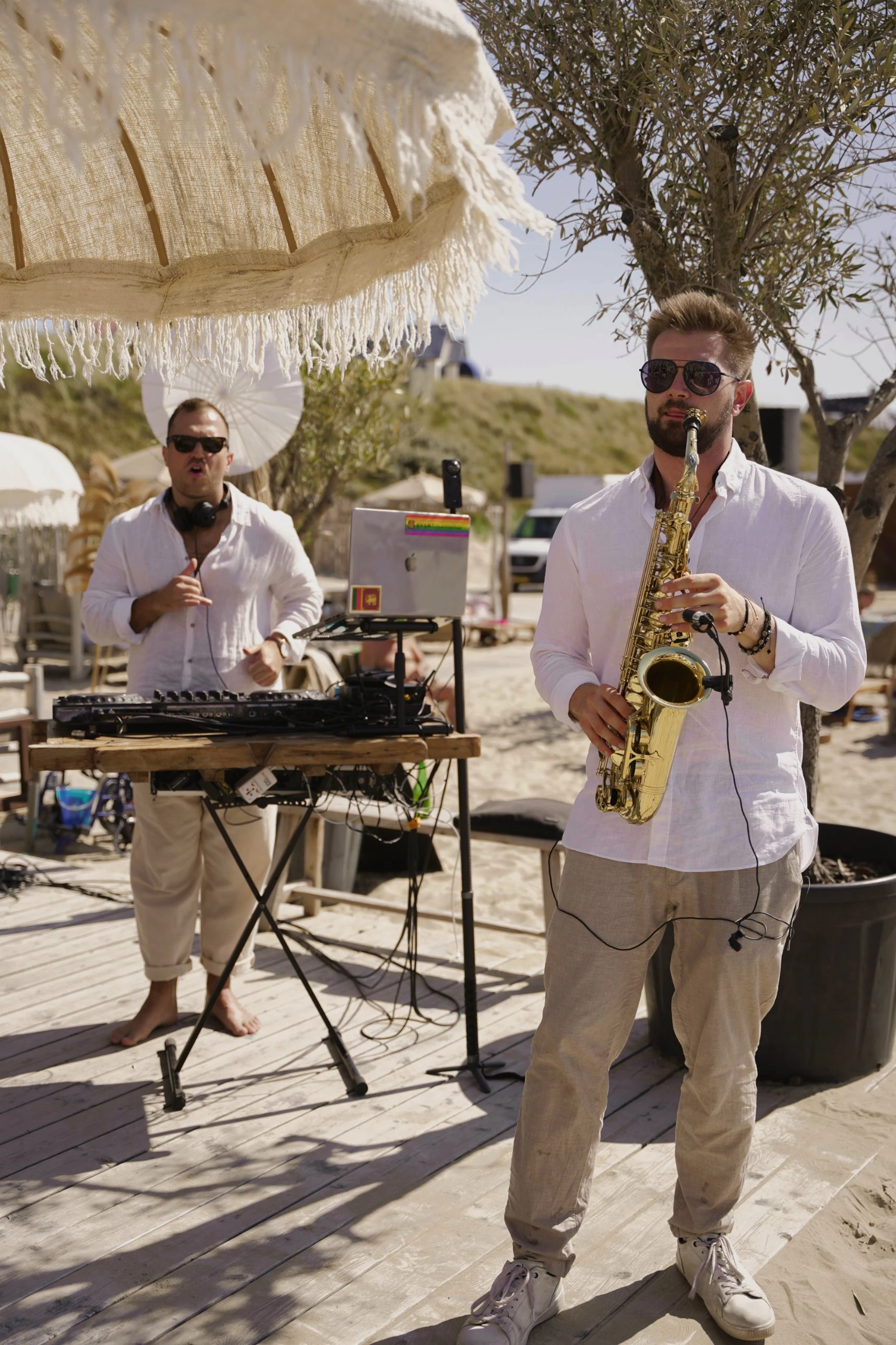 DJ & Saxophon